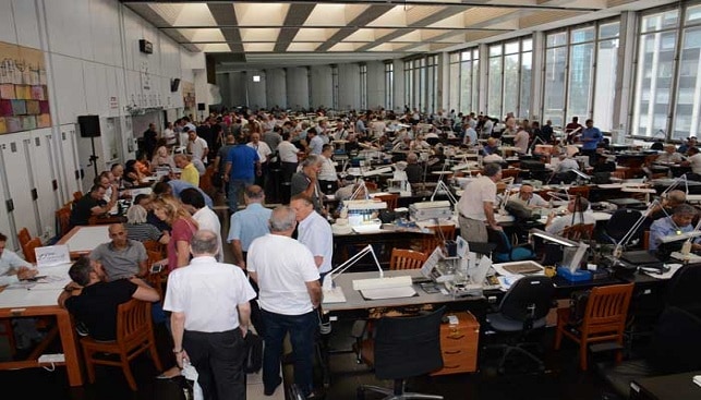 Blue and White Day at the bourse