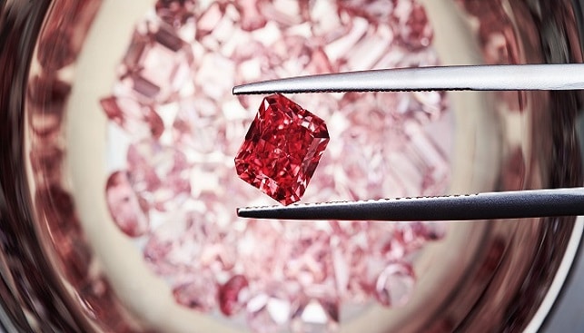 Argyle cardinal carat radiant cut fancy red diamond