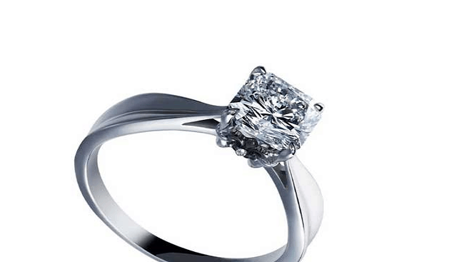 Arabov Diamond ring