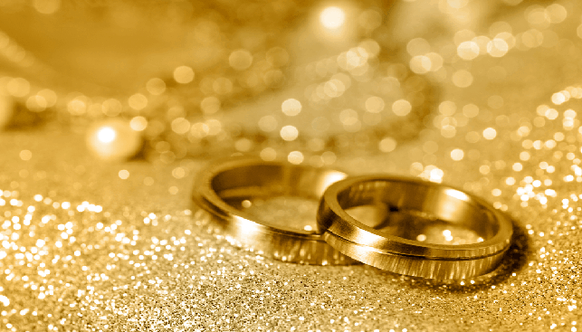 Wedding rings in gold