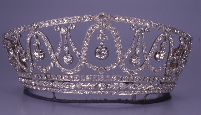 Gold and platinum tiara adorned with 367 diamonds that once belonged to a duchess has been stolen from a state museum