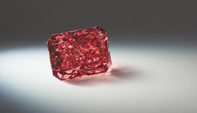 radiant fancy red diamond argyle mine