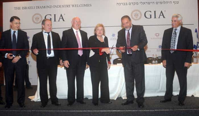 Right to left: Elliot Tannenbaum, Avigdor Liberman, Donna Baker, Avraham (Bumi) Traub, Moti Ganz, Lev Leviev Israel diamonds exchange GIA