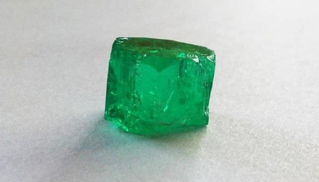 Fura rough emerald