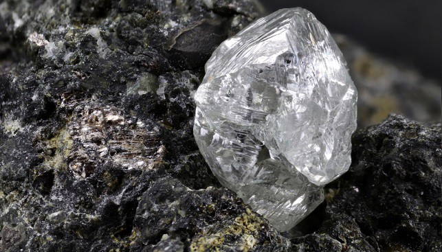 natural diamond kimberlite