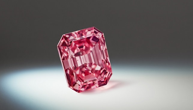 largest Vivid Pink diamond -