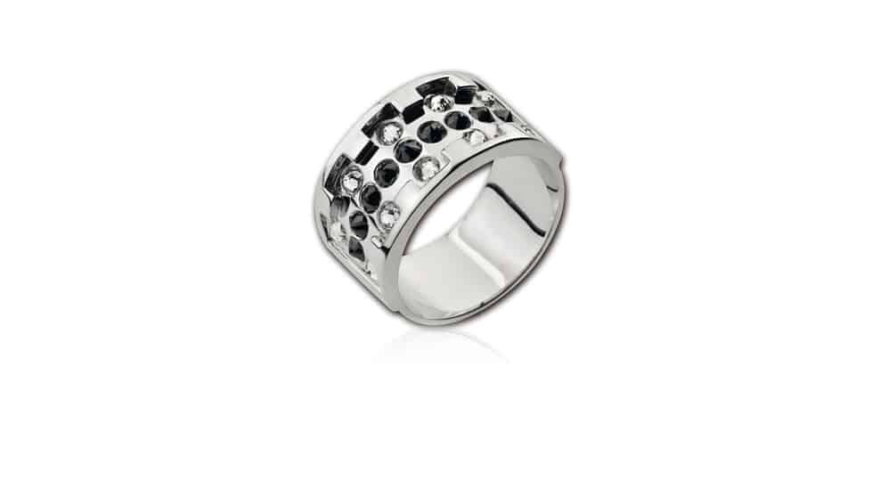 Man ring white clack diamond