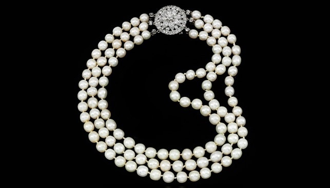 pearl necklace Marie Antoinette