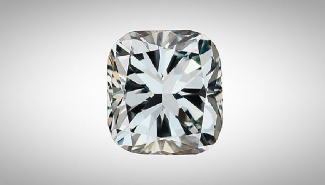 GIA hybrid synthetic diamond