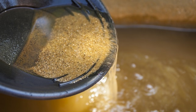 gold panning pan sand mining
