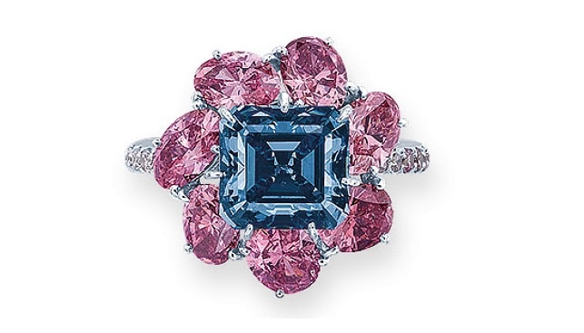 coloured diamond ring moussaieff