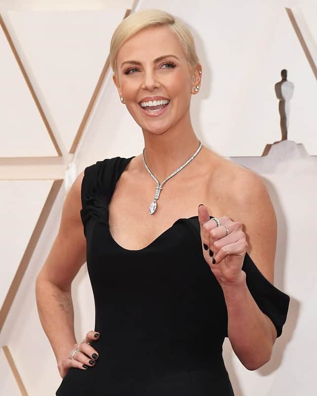 Charlize Theron diamonds oscars