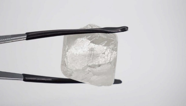 127 carat rough diamond found in lulo by Lucapa
