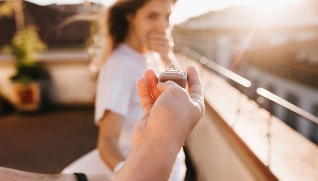 engagement ring diamond couple