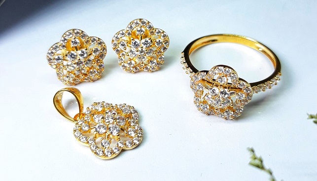 Floral Gold Jewelry diamonds