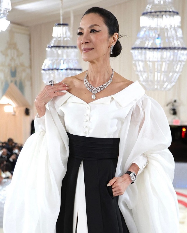 Michelle Yeoh met diamond jewelry