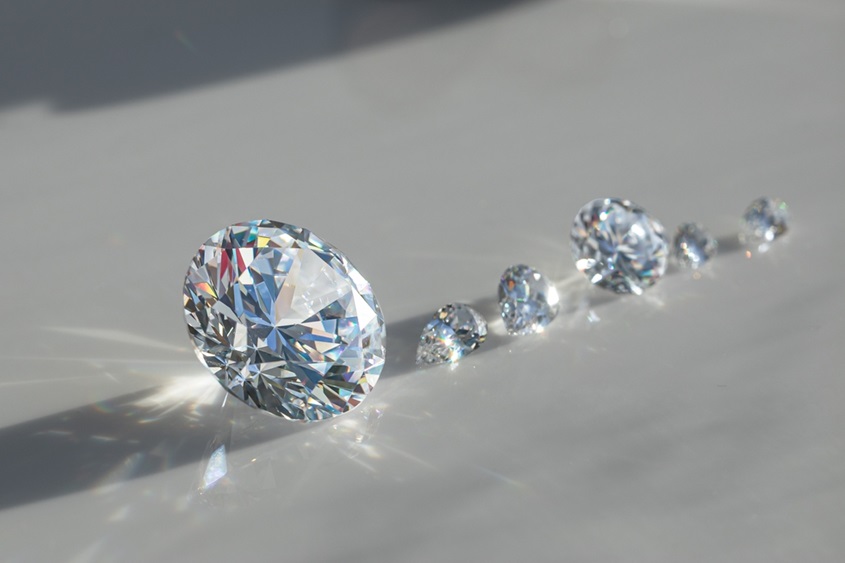 Close,Up,Of,Diamonds,Of,Different,Cuts,And,Sizes,On Close,Up,Of,Diamonds,Of,Different,Cuts,And,Sizes,On